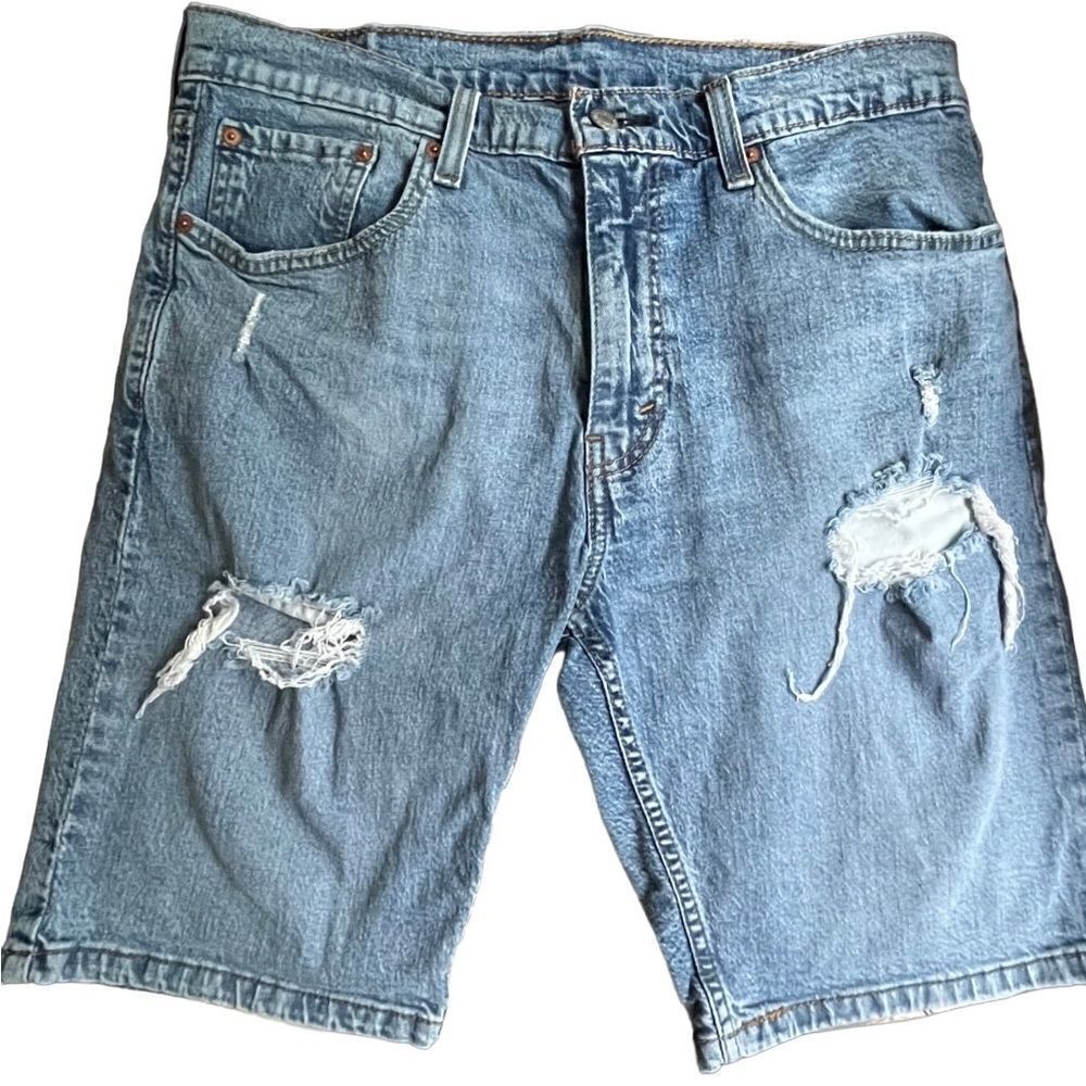 Levi’s men’s 405 distressed jean shorts size 33/10”.